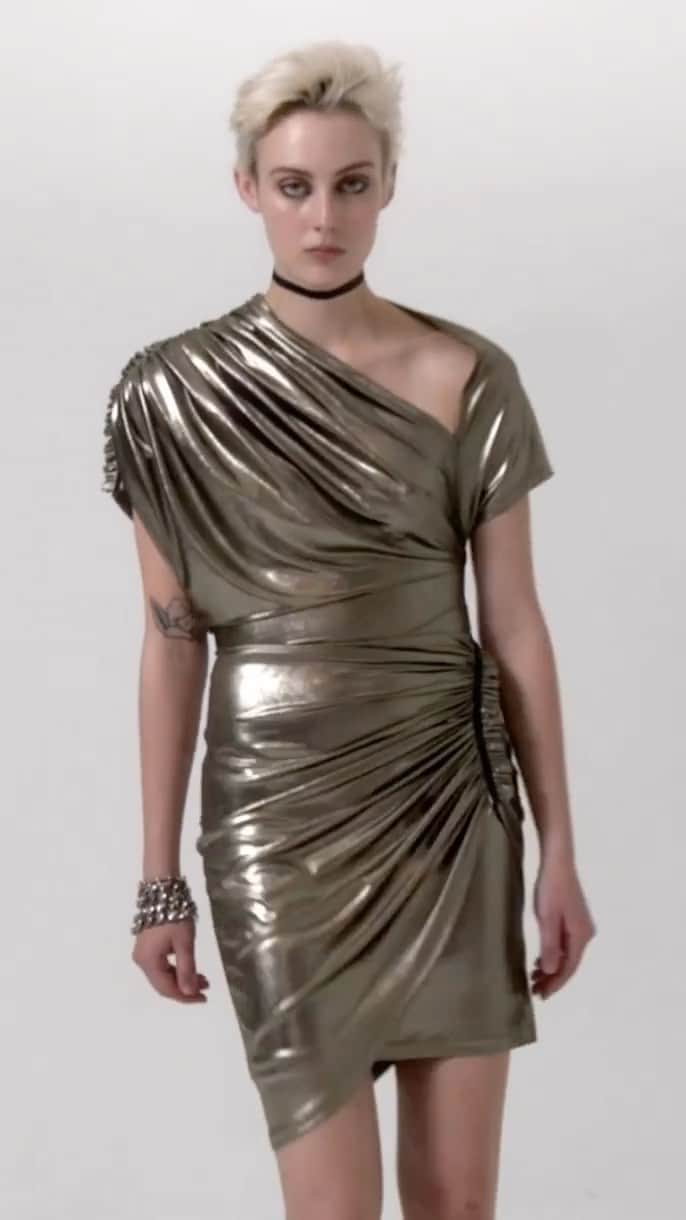 アンタイトルドのインスタグラム：「Timeless glamour; the Vera dress is on sale. Available on www.atelierunttld.com」