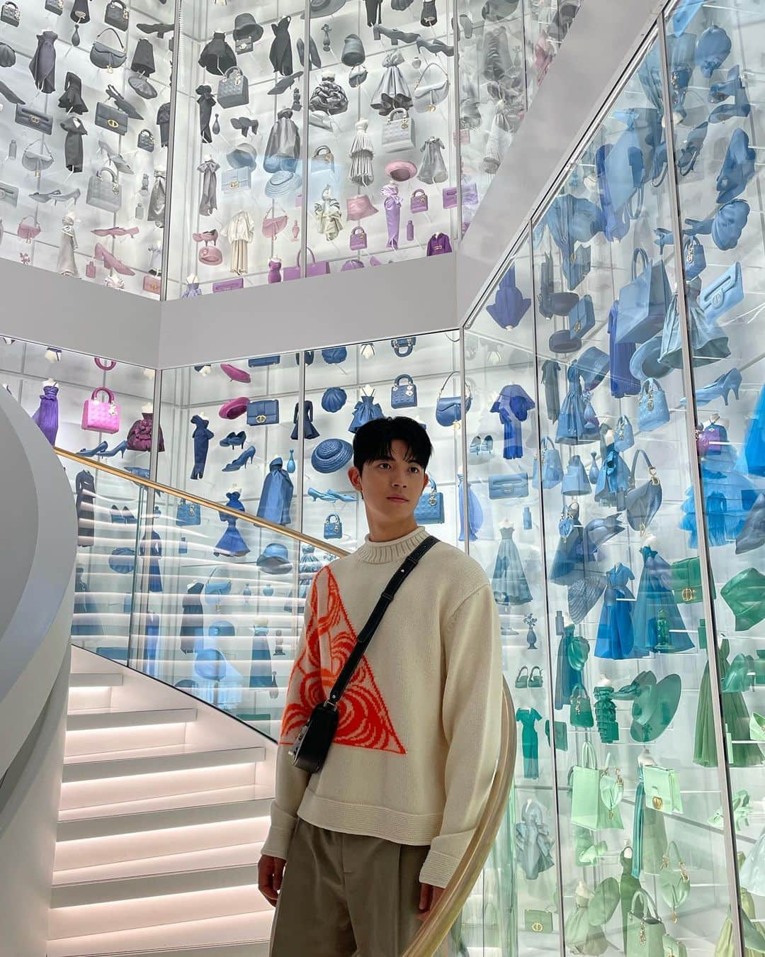 パク・ソロモンのインスタグラム：「@dior @mrkimjones  #dior #mrkimjones #diormensummer24」