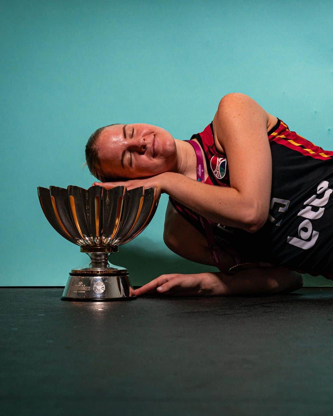 FIBAさんのインスタグラム写真 - (FIBAInstagram)「🇧🇪 HISTORY 🇧🇪  Belgium won the #EuroBasketWomen for the first time in history last night, beating Spain in the final! 🏆」6月26日 22時17分 - fiba