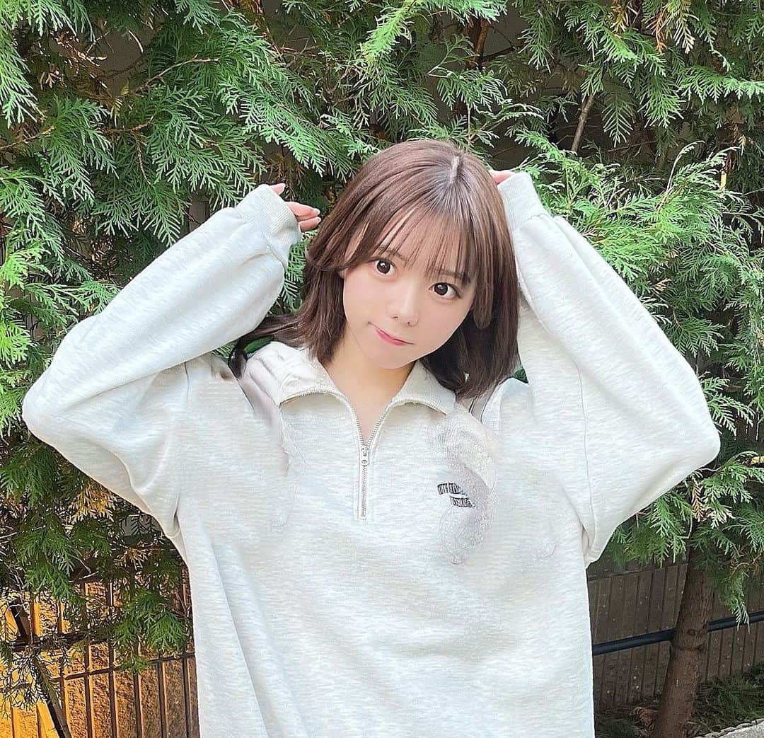 のインスタグラム：「・ ・ 1度もショートにした事ない私が、もしもショートヘアだったら...👼🏻💭 ・ ・ #大森莉緒 #おーりお #おりおんず #ショートヘア #ボブ #good #code #패션 #코디 #오늘의코디 #오늘의패션 #전신샷 #코디스타그램 #옷 #좋아요 #여행 #서울」