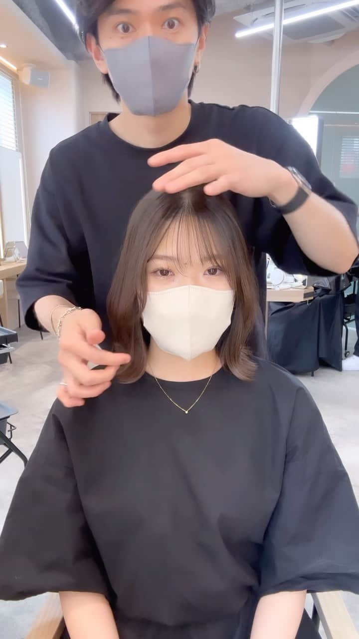 小西涼のインスタグラム：「お客様スタイル✂︎✂︎✂︎ イメチェンカット👌 ． 大人色っぽい肩はねボブ×流れる顔まわり✂︎ ワンカールの外ハネ内巻きスタイリング✂︎ 透明感のある雰囲気へ。 ． ばっさりありがとうございました😊✨  ． お客様一人ひとりに合わせたヘアスタイルを提案します💁‍♂️  【WaysTOKYO新宿店】どうぞよろしくお願い致します☺️ ．  #レイヤーカット #外ハネボブ#前髪カット #WaysTOKYO新宿」