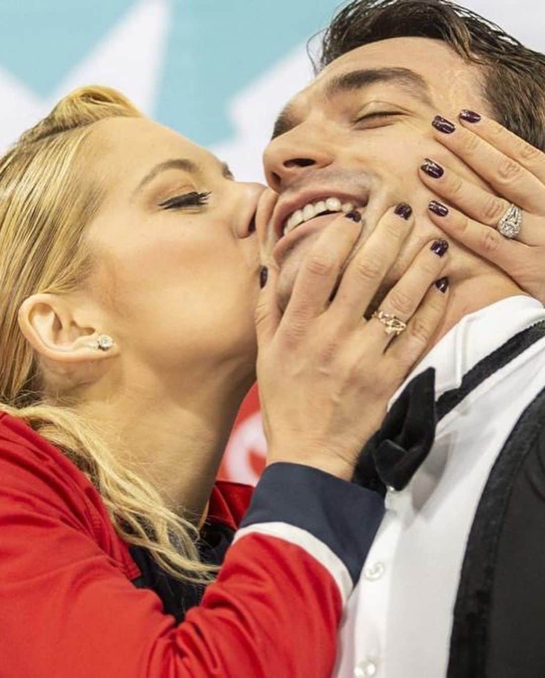 クリス・クニエリムさんのインスタグラム写真 - (クリス・クニエリムInstagram)「Wouldn’t do it with anyone else. 🥂Here’s to the next adventure! Happy Anniversary!! @alexa_knierim 😘」6月26日 22時23分 - chris_knierim