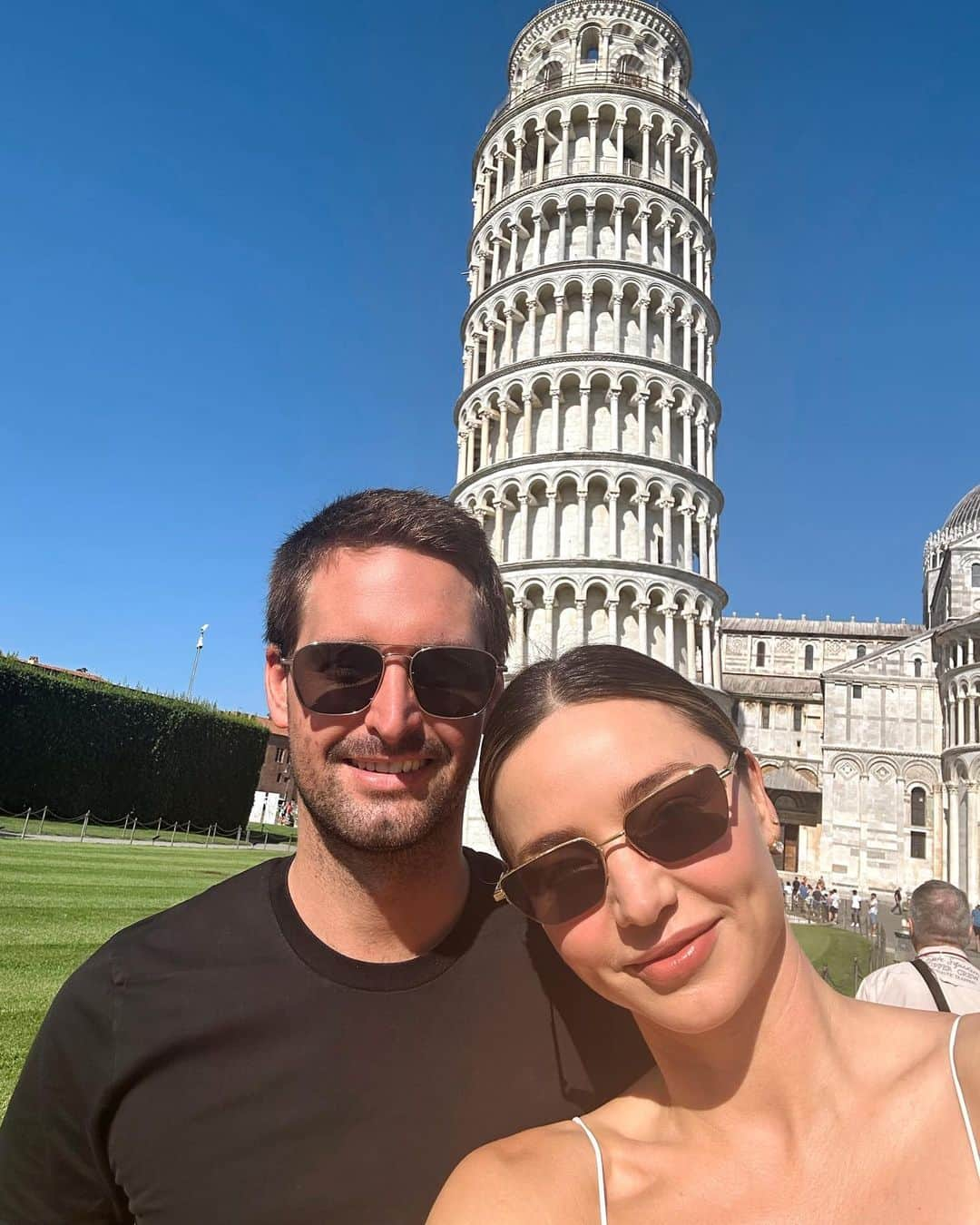 ミランダ・カーさんのインスタグラム写真 - (ミランダ・カーInstagram)「Postcards from Pisa 🇮🇹 What a fun weekend with my love 🥰✨❤️」6月26日 22時37分 - mirandakerr