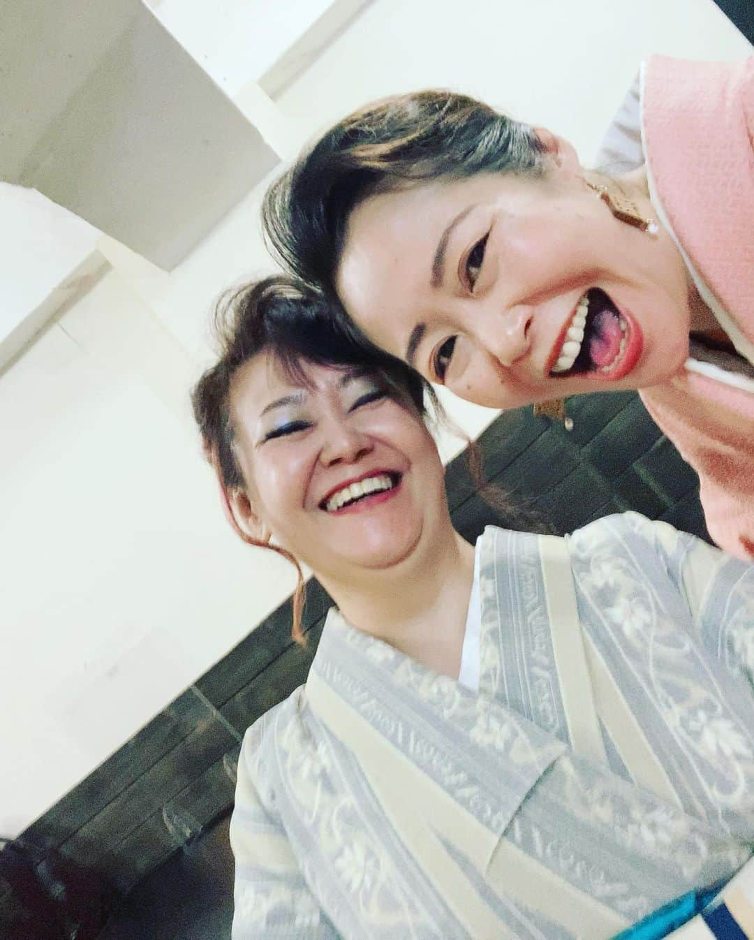 三谷晶子さんのインスタグラム写真 - (三谷晶子Instagram)「今日の新春対談み。  #奄美大島 #屋仁川 #着物 #kimono  #kimonostyle」6月26日 22時47分 - akikomitani