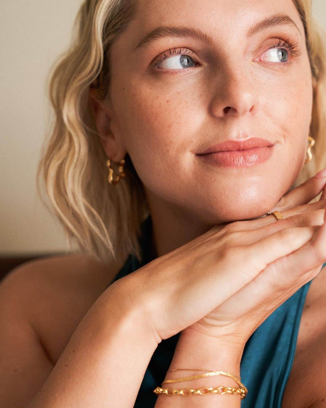 Estée Lalondeのインスタグラム：「Day dreaming about all the jewellery in our basket ready for payday」