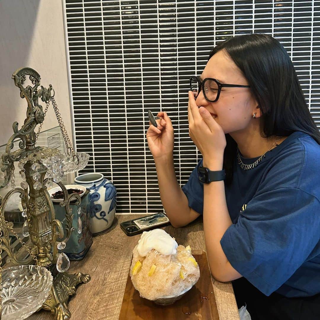北村優衣のインスタグラム：「“食べるレモンティーのようなかき氷” 美味しくて見ての通りにやけが止まらなかったふふっ。 夏の主食になりつつある。🍧」