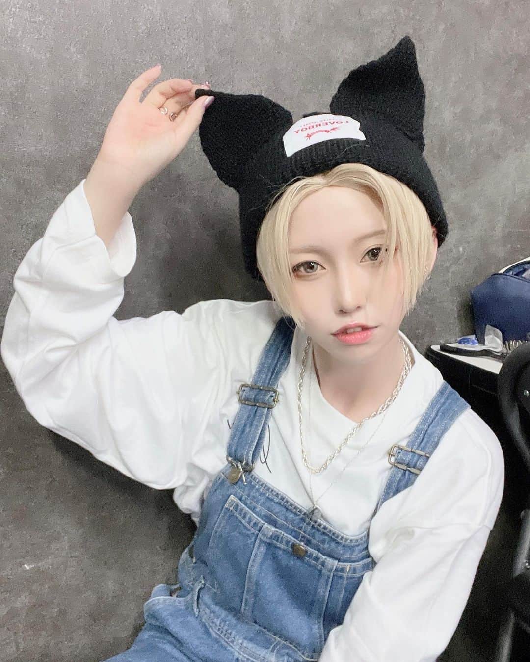 マリスのインスタグラム：「ロビンくんです👑 (まりやん命名✨)  また会いたい？  #男装 #男装女子 #金髪 #男装コスプレ」