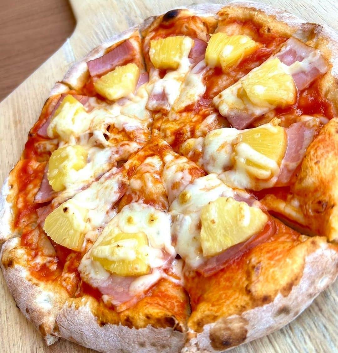 OMOCHA豊橋店のインスタグラム：「❊ ❊こんばんは😊  Tropical　Fair　限定ピザ ハワイアン　パイントマトチーズピザ🍕  パイナップルの甘みとベーコンの塩気が相性ピッタリ😍  是非お試しください😊  #omocha#omocha聖一色店#omocha長泉店#三島ランチ#長泉ランチ#静岡ランチ#静岡子どもとご飯#ピザ食べ放題#スイーツ食べ放題#ビュッフェ#静岡グルメ#三島グルメ#パスタ#トロピカルフェア#サラダバー」