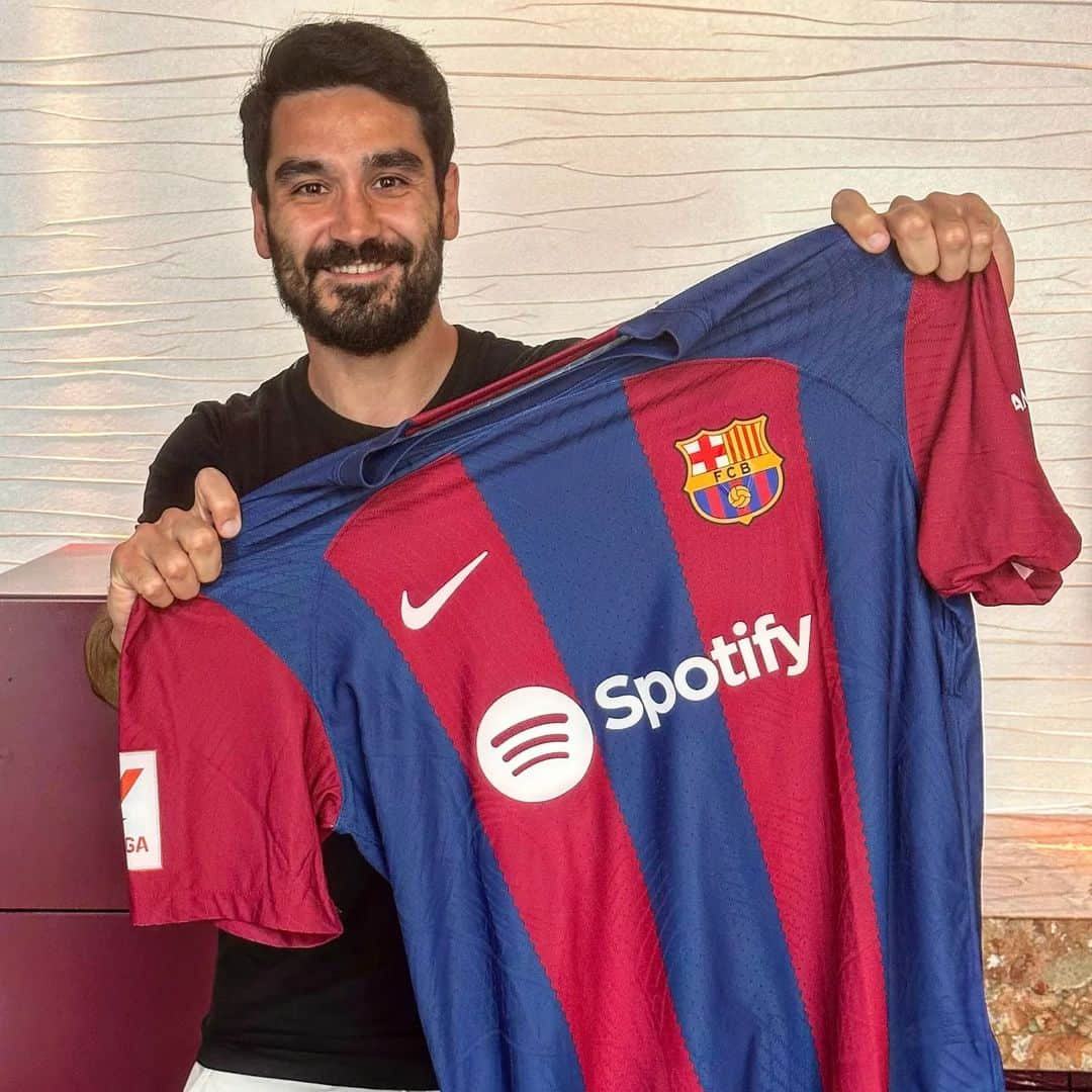 イルカイ・ギュンドアンのインスタグラム：「So happy to join this amazing club 🔴🔵 Can't wait to get this new chapter started 🔥 #ForçaBarça @fcbarcelona」