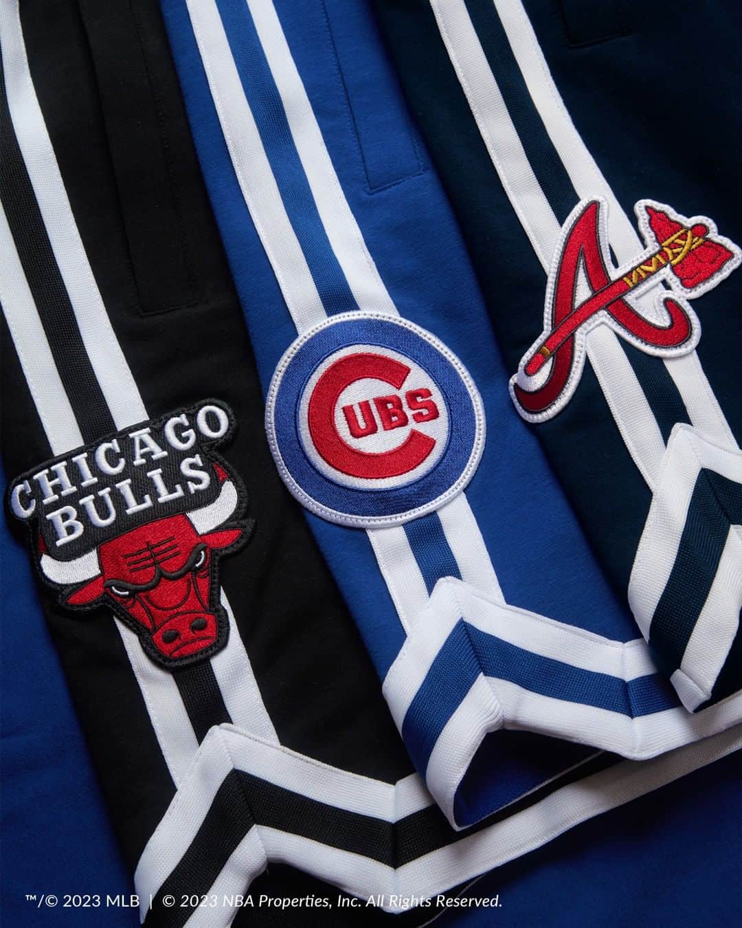 ニューエラ・キャップのインスタグラム：「Sport and style collide with the Logo Select collection. Check out new apparel in select MLB and NBA teams available at the link in our bio.」