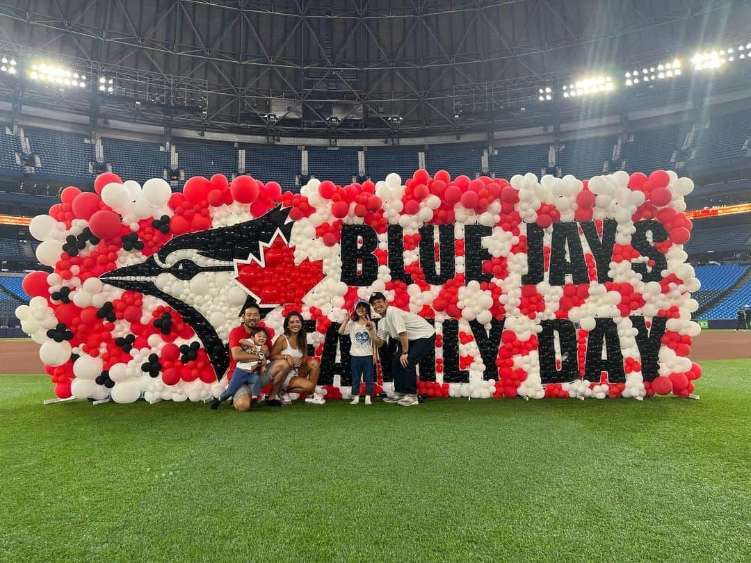 深津瑠美さんのインスタグラム写真 - (深津瑠美Instagram)「Blue Jays Family Day '23🇨🇦❤️🤍 #canada #thankyou #bluejays」6月26日 23時14分 - _rumi.kikuchi_