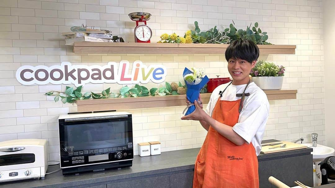 神尾晋一郎のインスタグラム：「#cookpadlive ご視聴ありがとうございました！  時間内に作り、時間内に全て食べ終わる、そんな楽しい時間も今回の配信で一区切りです！  時々特番とかしたいですね！ また料理しに戻ってきます！！  #晋シェフの素敵なプチコース #神飯会」