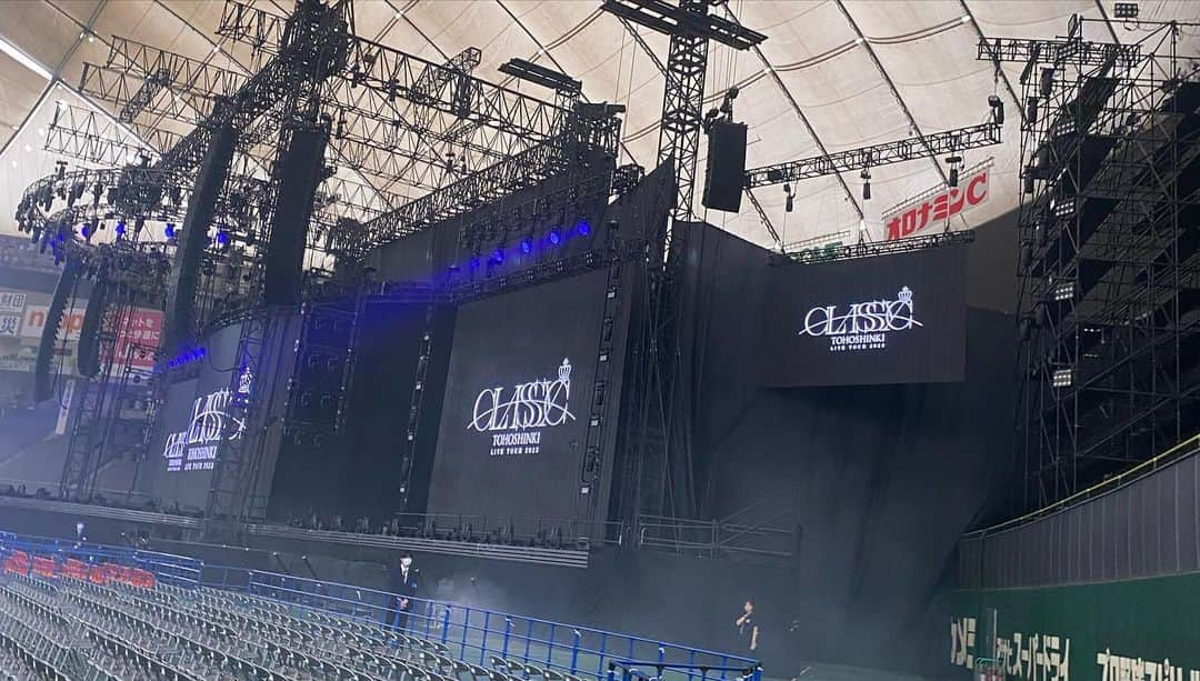 SONNYさんのインスタグラム写真 - (SONNYInstagram)「東方神起 LIVE TOUR 2023 “CLASSYC”  〜完〜  “CLASSYC” に相応しい  一流のアーティスト 一流の演者 一流のスタッフ 一流のファン 一流の現場  皆様本当にお疲れ様でした！  東方神起のダンサーとして通算12回目のツアー。 ゆっくり余韻に浸ります🥹  #東方神起livetour2023_classyc #東方神起 #TVXQ #東方ダンサーズ #tohodancers」6月26日 23時44分 - sonnyprimetime