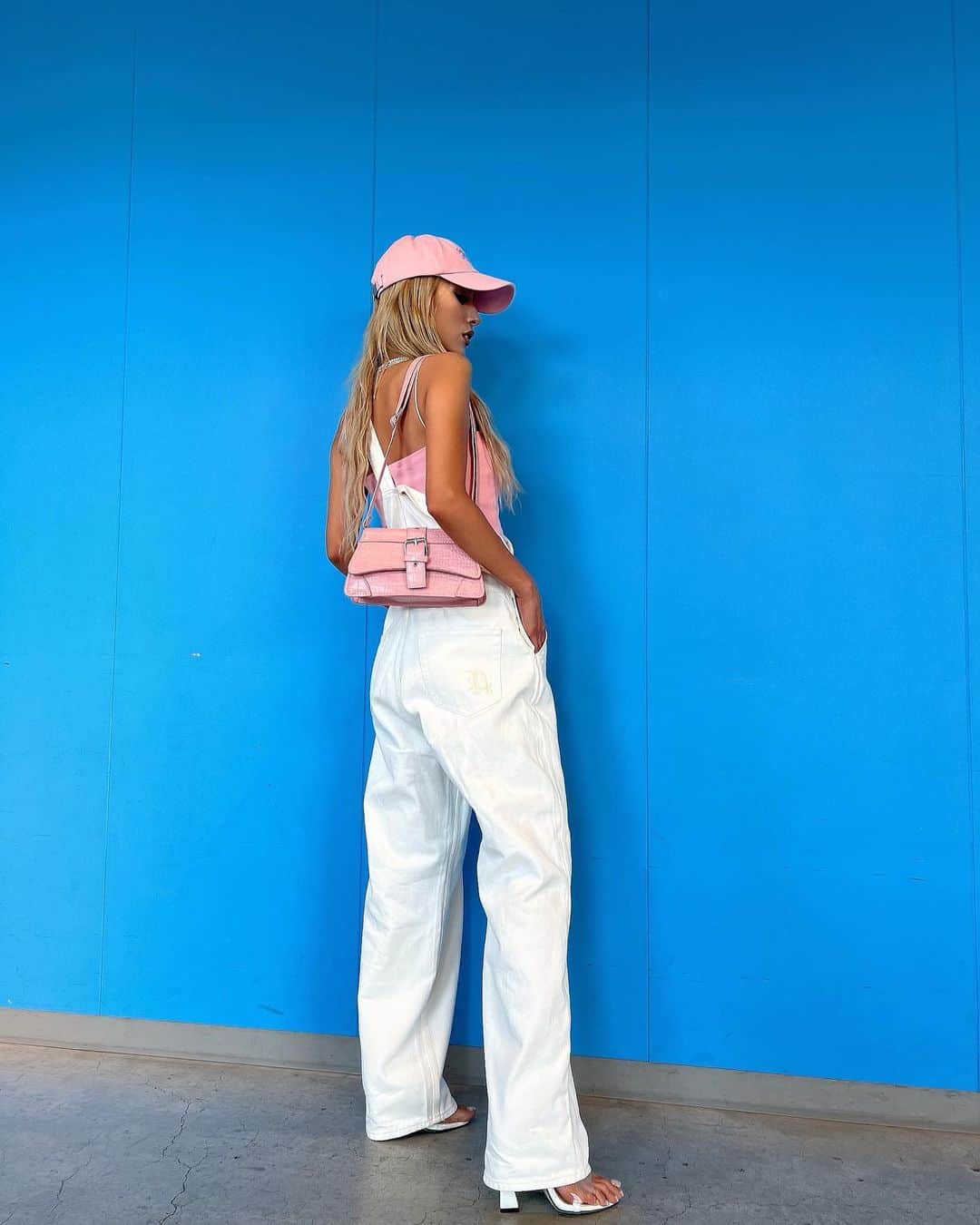 ゆん（並木優奈）さんのインスタグラム写真 - (ゆん（並木優奈）Instagram)「code🩷  @pinkyshake_official の 新作サロペ♡  可愛すぎて履きまくってる！  他にもサロペ買ったけど pinkyのサロペは 形がほんと綺麗で良すぎて 他の着れないくらい好き🤣💕  #code#ootd#coordinate#pinkyshake」6月26日 23時44分 - yunaaaaa.x