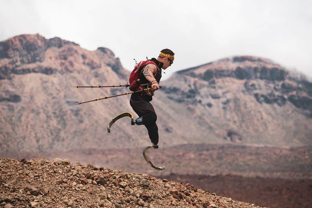 ビブラムさんのインスタグラム写真 - (ビブラムInstagram)「If the ascent was challenging, the descent was pure fun for @lanfri_andrea.  Pic by @ilariacariellophotography  #Vibram #ConfidenceInEveryStep #YourConnectionToEarth」6月27日 0時00分 - vibram