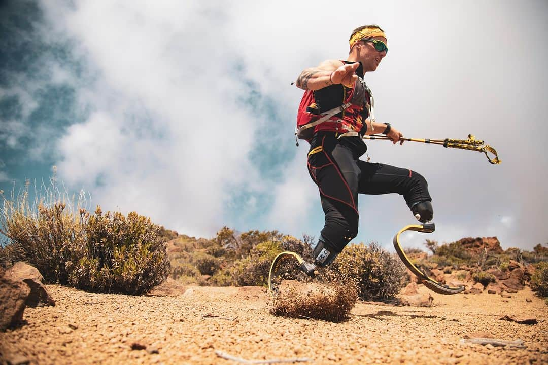 ビブラムさんのインスタグラム写真 - (ビブラムInstagram)「If the ascent was challenging, the descent was pure fun for @lanfri_andrea.  Pic by @ilariacariellophotography  #Vibram #ConfidenceInEveryStep #YourConnectionToEarth」6月27日 0時00分 - vibram