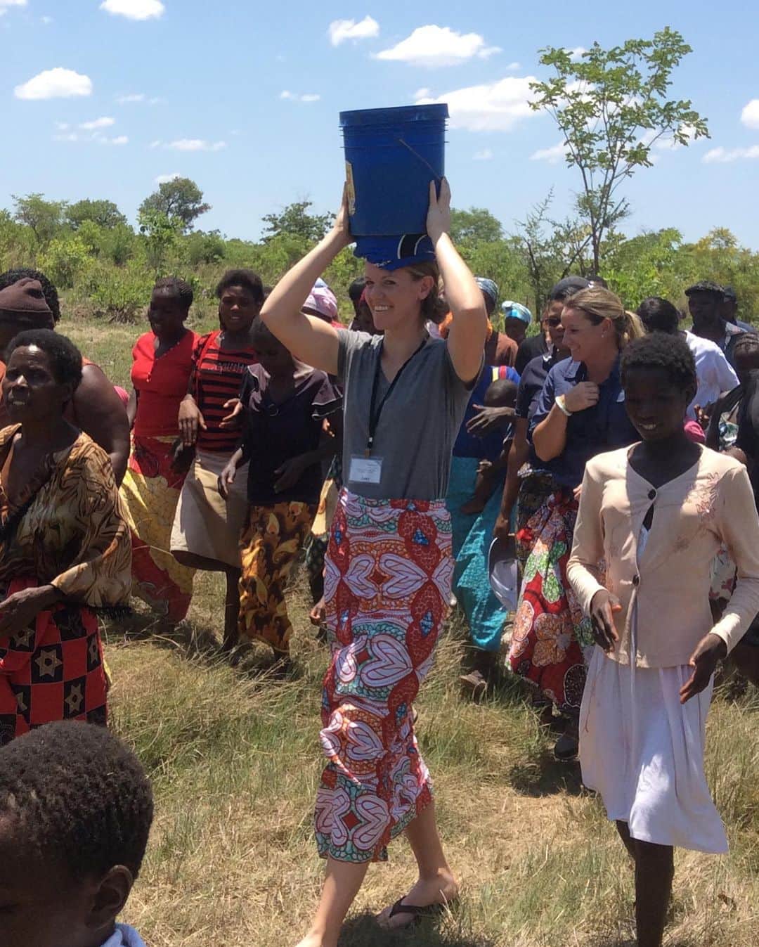 エイミー・オルソンさんのインスタグラム写真 - (エイミー・オルソンInstagram)「“If you want to go fast, go alone. If you want to go far, go together.” - African Proverb  Thank you to everyone who joined Team LPGA this week and brought clean water to our brothers and sisters in Zambia. Our goal was to raise $15,000. Well praise God, with the match we are already over $22,500!!! That’s over 1 1/2 wells!!   Water truly is life. It’s the perfect reminder of our greatest need. Extra thankful today. 💦  “Then Jesus declared, “I am the bread of life. Whoever comes to me will never go hungry, and whoever believes in me will never be thirsty.” - John‬ ‭6‬:‭35‬」6月27日 0時09分 - amyolsongolf
