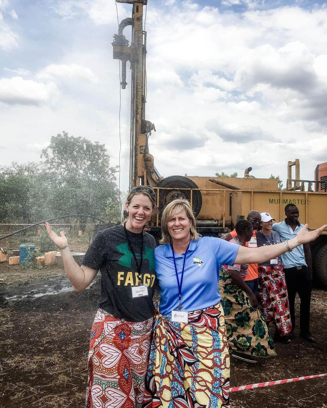 エイミー・オルソンのインスタグラム：「“If you want to go fast, go alone. If you want to go far, go together.” - African Proverb  Thank you to everyone who joined Team LPGA this week and brought clean water to our brothers and sisters in Zambia. Our goal was to raise $15,000. Well praise God, with the match we are already over $22,500!!! That’s over 1 1/2 wells!!   Water truly is life. It’s the perfect reminder of our greatest need. Extra thankful today. 💦  “Then Jesus declared, “I am the bread of life. Whoever comes to me will never go hungry, and whoever believes in me will never be thirsty.” - John‬ ‭6‬:‭35‬」