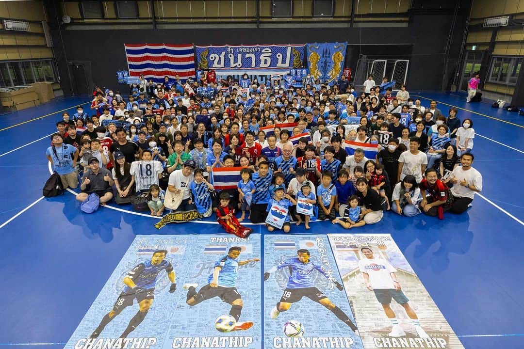 チャナティプ・ソングラシンのインスタグラム：「タイ人の僕にとって、日本のサッカー界での出会いと別れを表すとしたら“美しい”この一言です 皆さん本当にありがとうございました🙏🏼❤️☺️😇」