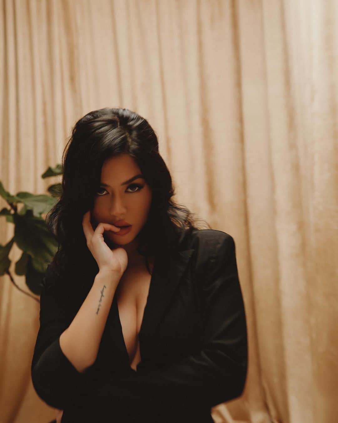 キム・リーさんのインスタグラム写真 - (キム・リーInstagram)「@elleindia ✍️」6月27日 0時37分 - kimlee