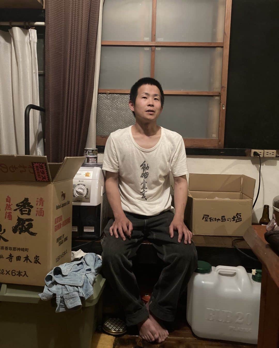 三宅洋平のインスタグラム：「今度うちをやめるノブくん 三宅商店 東京に出たいらしいので 修行に送り出します。  帰ってこいよー❤️」