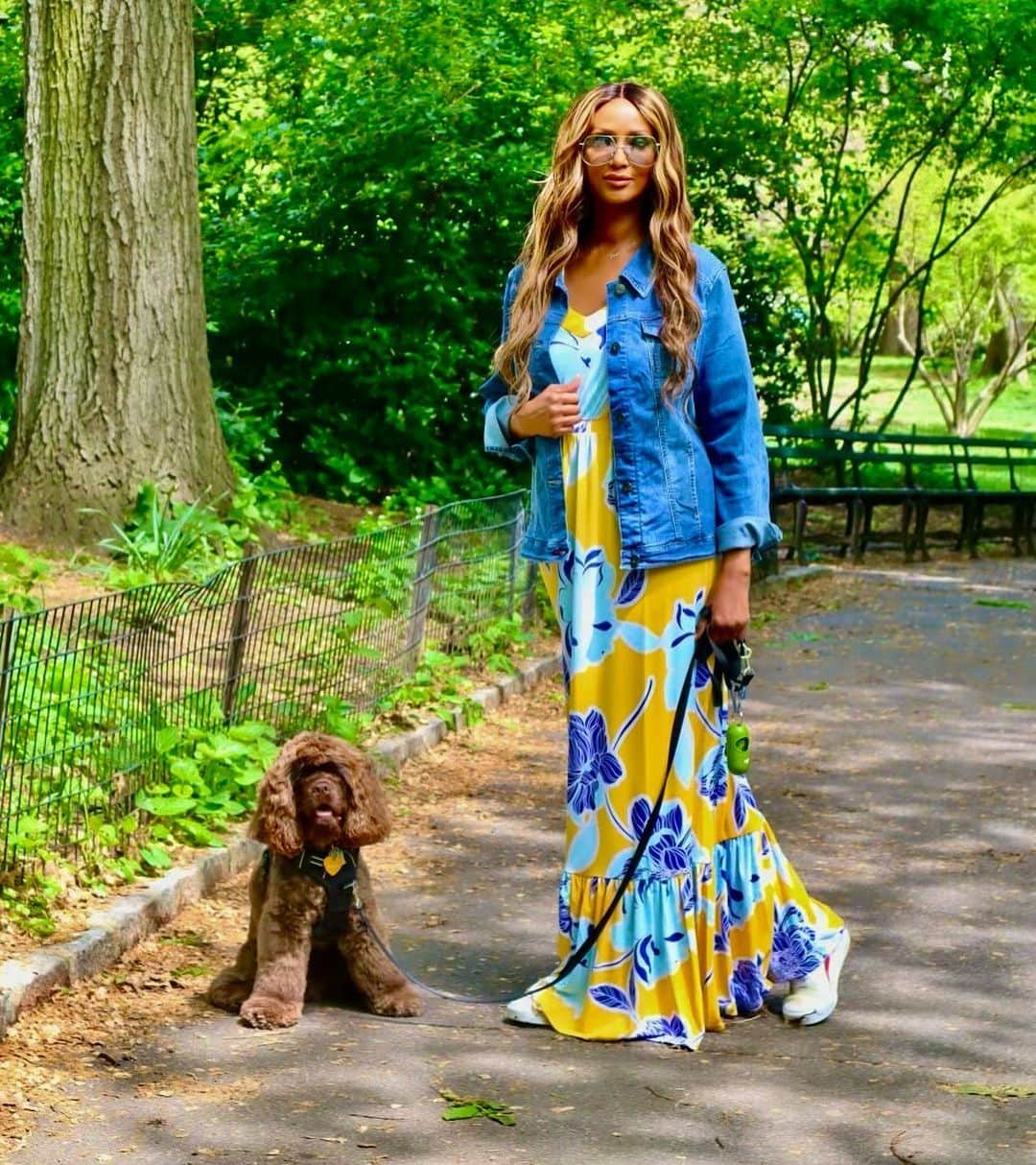 イマン・アブドゥルマジドのインスタグラム：「Mommy & Me #MarsMonday #LifeWithMars   Head to @imanglobalchic for all maxi color ways!」