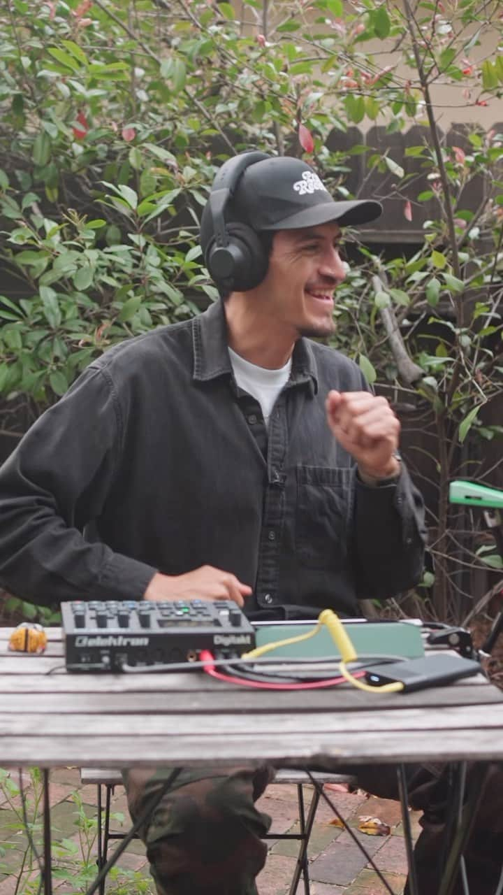 AIAIAIのインスタグラム：「Backyard jams with @ricky_tinez 🎧   In his latest video, Ricky sets up a mobile studio in his backyard and roams around freely gathering samples from his surroundings to create a silky smooth deep house track. Link in bio to check it in full.」