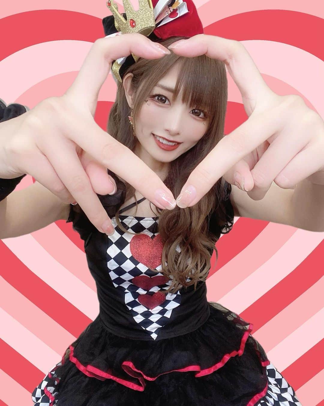 望月みゆのインスタグラム：「♡♠︎♢♣  #望月みゆ  #みゆちぃ　#miyuchy #バンもん　#banmon #japanesegirl  #japaneseidol #ハートの女王 #コスプレ #ふしぎの国のアリス」
