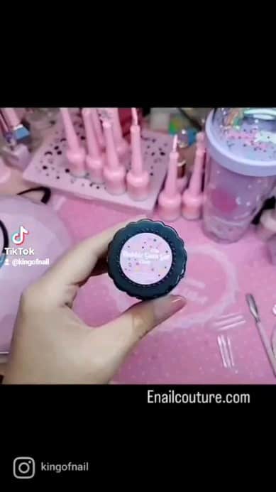 Max Estradaのインスタグラム：「Enailcouture.com new 123go bubble gum gel,  solid glue gel♡ vegan and Hypoallergenic.  Made in America 🇺🇸The moment so many have been waiting for is finally here! Enailcouture.com 123go maximum square is the longest flat boxy square pre made full coverage gel nail in the game. We also dropped xs sculpture square and magical ice hologram stickers☆Enailcouture.com 123go 5XL Coffin nails are the longest full coverage pre made gel nails in the world. They are EVERYTHING, made in America.Enailcouture.com new product drop ♡!~ 123go diy gel and our new charm nail stickers 😍Enailcouture.com made in American ♡!~Enailcouture.com 123go pre made gel nails are the game changer !~ perfect nails every time with no smells or dust!~ long lasting and easy removal , made in America! Enailcouture.com  #ネイル #nailpolish #nailswag #nailaddict #nailfashion #nailartheaven #nails2inspire #nailsofinstagram #instanails #naillife #nailporn #gelnails #gelpolish #stilettonails #nailaddict #nail #💅🏻 #nailtech#nailsonfleek #nailartwow #네일아트 #nails #nailart #notd #makeup #젤네일  #glamnails #nailcolor  #nailsalon #nailsdid #nailsoftheday Enailcouture.com」
