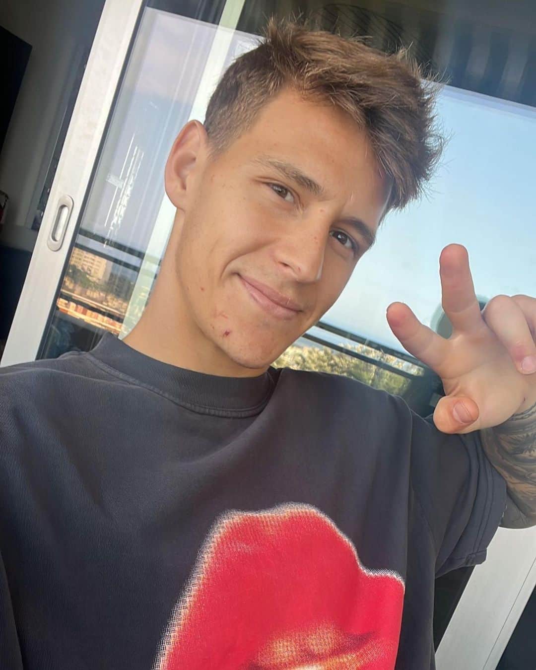 のインスタグラム：「Fans can feel reassured: @fabioquartararo20’s surgery on his left big toe was successful! 😮‍💨  He will have a good long rest and come back as strong as ever 💪  We all wish him a speedy recovery 💙  #MonsterYamaha | #MotoGP | #GetWellSoonFabio」