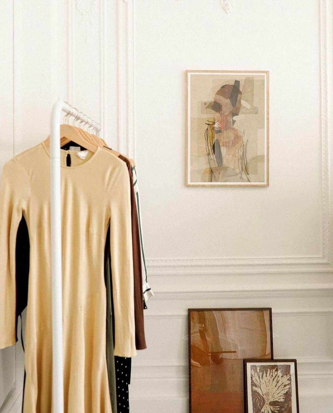 ゴーストのインスタグラム：「Last week we showcased GALLERY GHOST - our AW23 collection to some fashionable friends. Swipe to see some favourite looks. Launching from August ✨  📷 @rebecca.munroe」