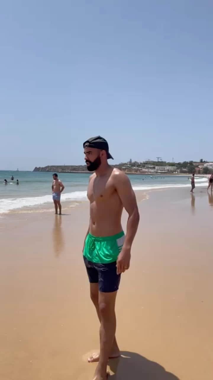 サンドロ・ラニエリ・ギマランイス・コルデイロのインスタグラム：「Verão,férias eu te amo #verao#ferias2023#lagosalgarve」