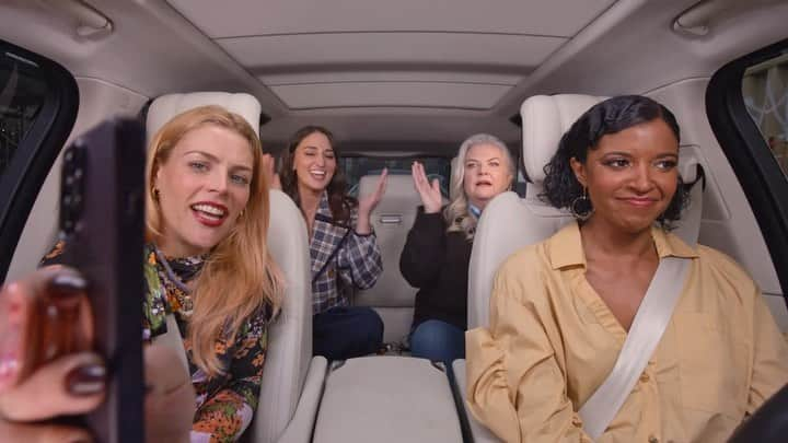 レネイ・エリース・ゴールズベリイのインスタグラム：「Found out I was nominated for @CriticsChoice while I was in a car with my girls! It was better than a trophy. #CarpoolKaraoke Best road trip ever!   Watch my girls from #Girls5Eva on #CarpoolKaraoke streaming now on @AppleTV !  Hair @takishahair  Makeup @billieegene  Stylist @sarahslutsky   ———  @sarabareilles @pellpix @busyphilipps」