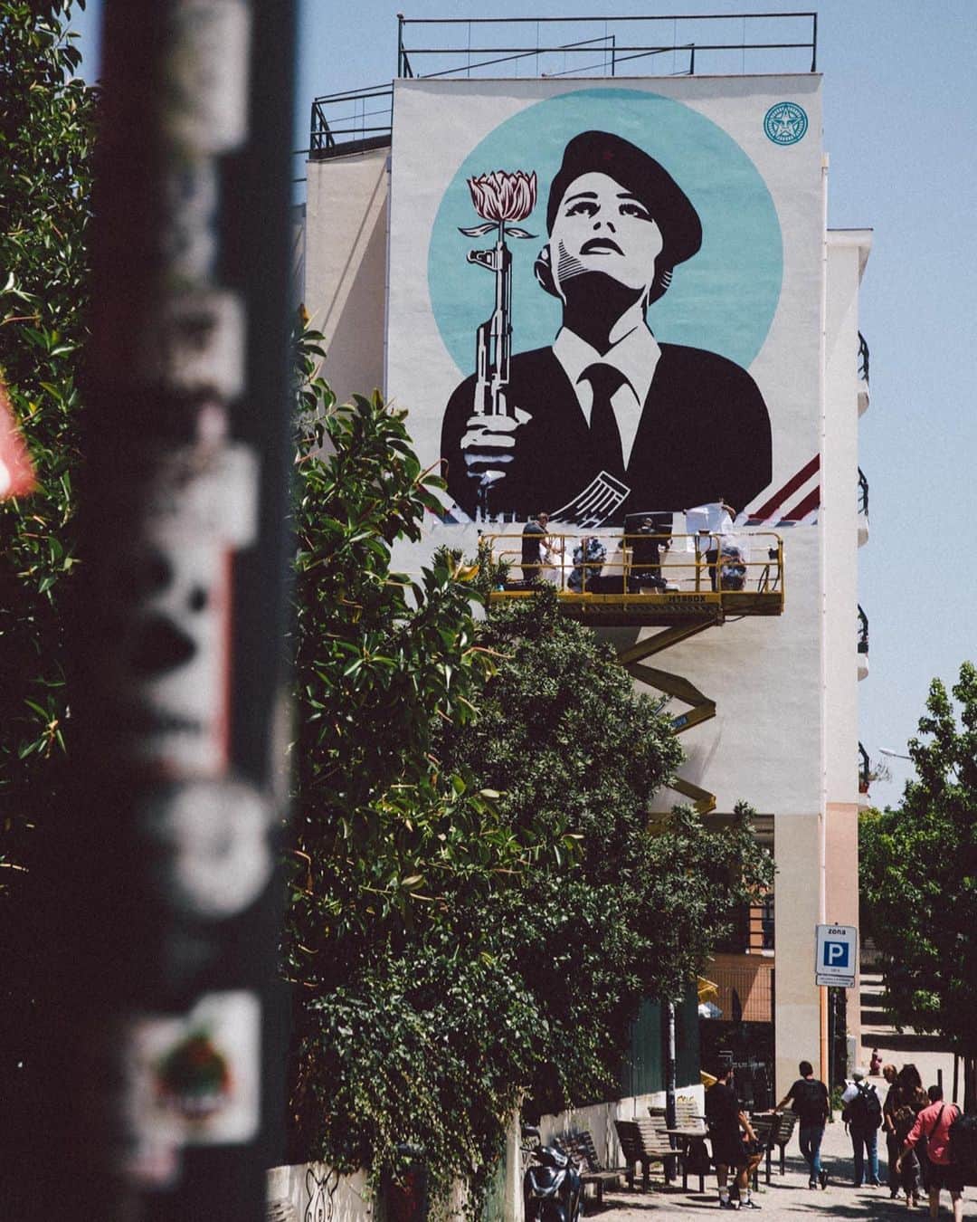 Shepard Faireyさんのインスタグラム写真 - (Shepard FaireyInstagram)「A look into the past few days in Lisbon, Portugal through the eyes of @jonathanfurlong. –S  @underdogs_gallery」6月27日 3時22分 - obeygiant