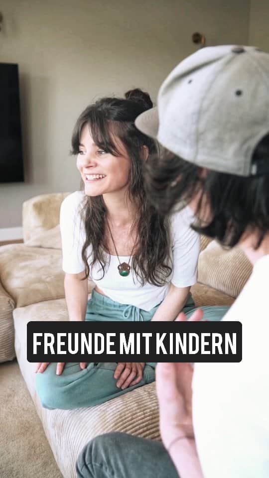 Joyce Ilgのインスタグラム：「Typische Gespräche mit Freunden, die Kinder haben 😂 #Eltern #Kinder #Freundschaft」