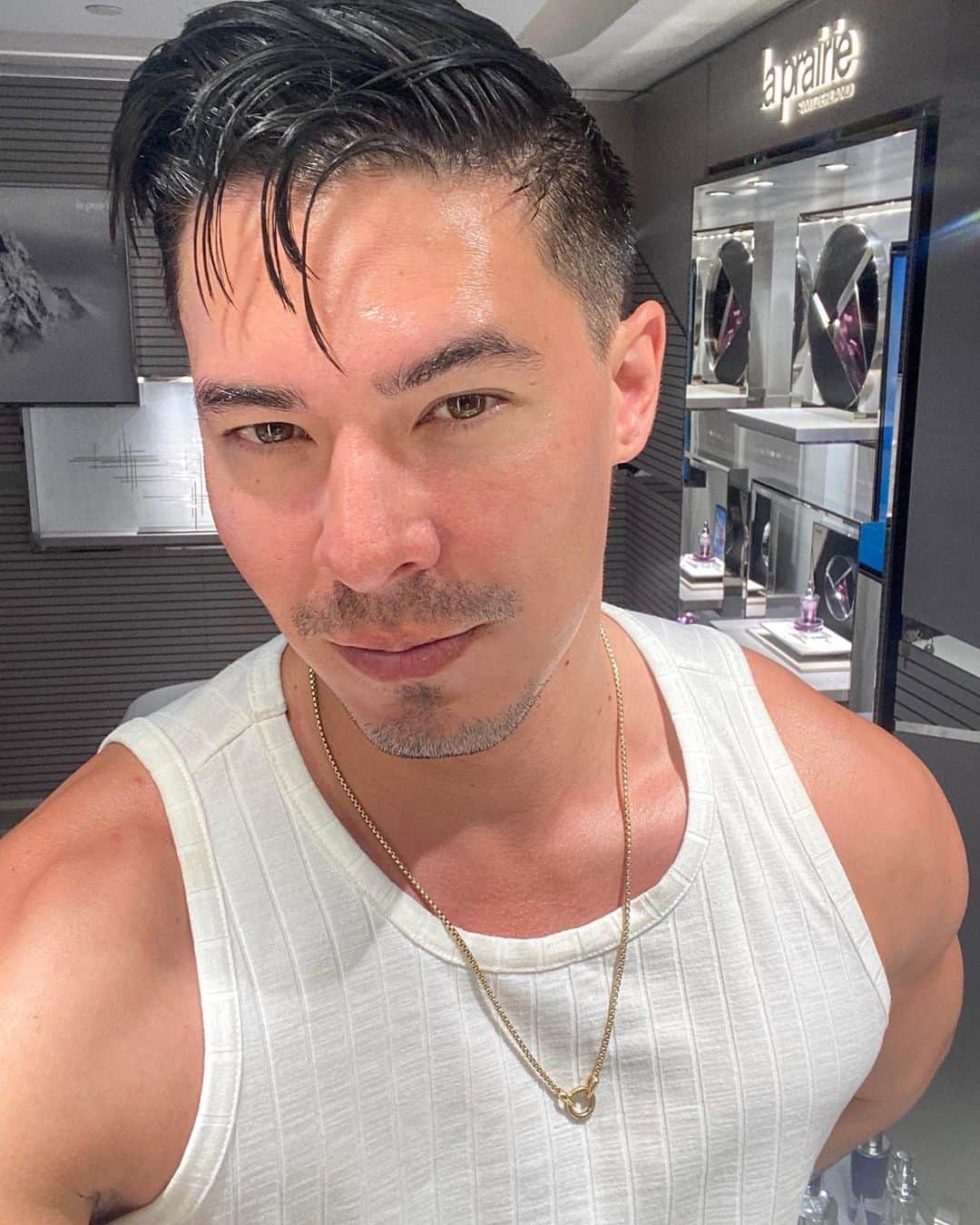 ルイス・タンさんのインスタグラム写真 - (ルイス・タンInstagram)「Thank you @laprairie for always taking care of my skin while filming.」6月27日 3時23分 - lewistanofficial