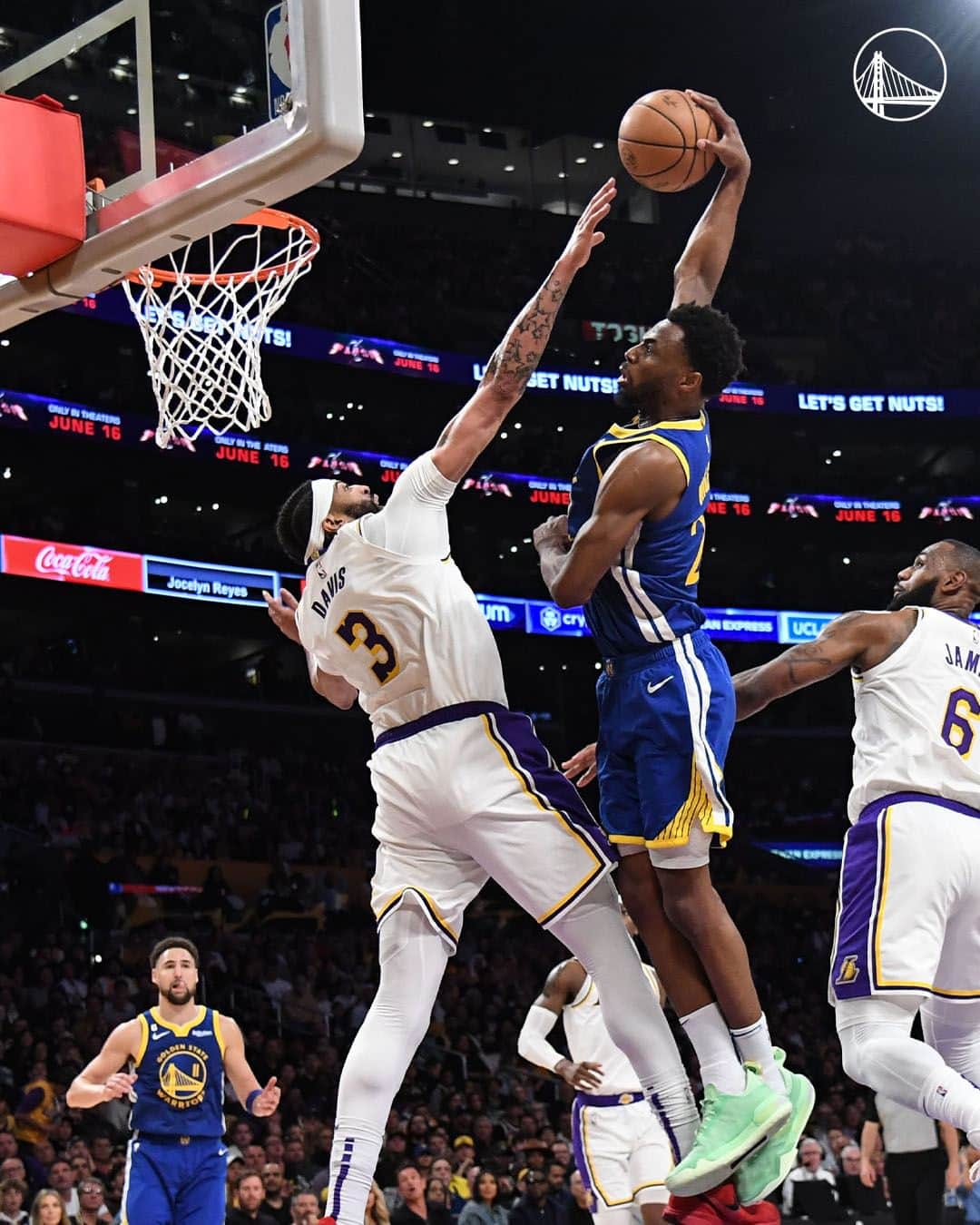 ゴールデンステート・ウォリアーズのインスタグラム：「Dunkin' Dubs 😎」