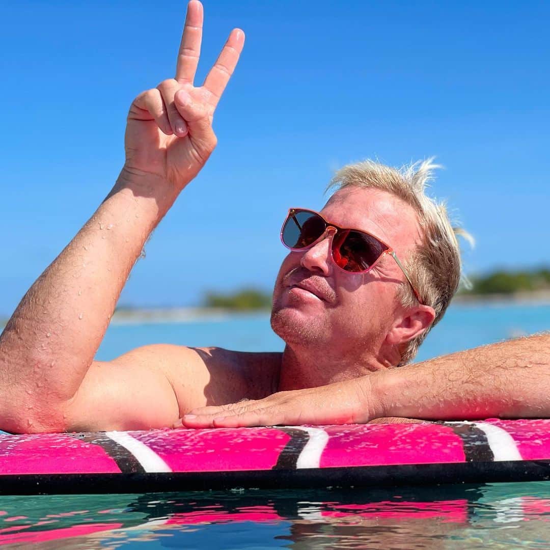 ジェイミー・オブライエンのインスタグラム：「Life’s good 😎 @blenders」
