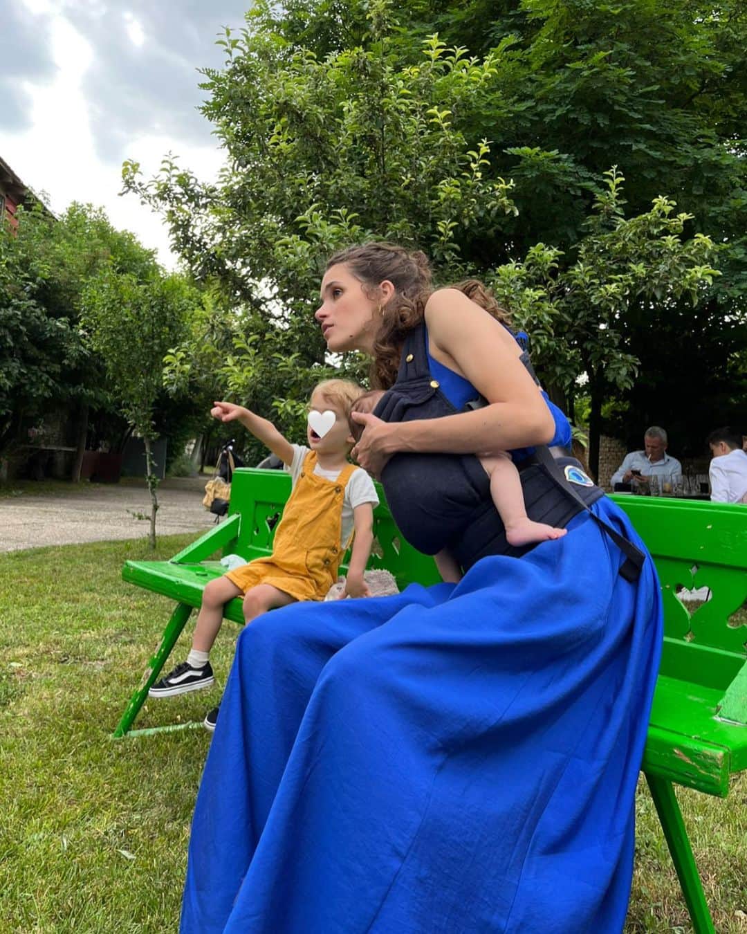 ポーリーヌ・オアロさんのインスタグラム写真 - (ポーリーヌ・オアロInstagram)「We met when we were still babies, 11 years ago (already!).  We could barely speak english, communication was at its minimum but years after years we got better ;)  We grew up in New York in an intense fashion world, we lived together, traveled a lot and never lost sight of each other. In good and bad moments, we were there, always there.  They see us as sisters, but that’s just because we ARE 🥲 We were babies.. and now she just got married to this incredible guy 🥹  Couldn’t be happier for you, you are family @antoninapetkovic @junjior 💕」6月27日 3時46分 - paulinehoarau