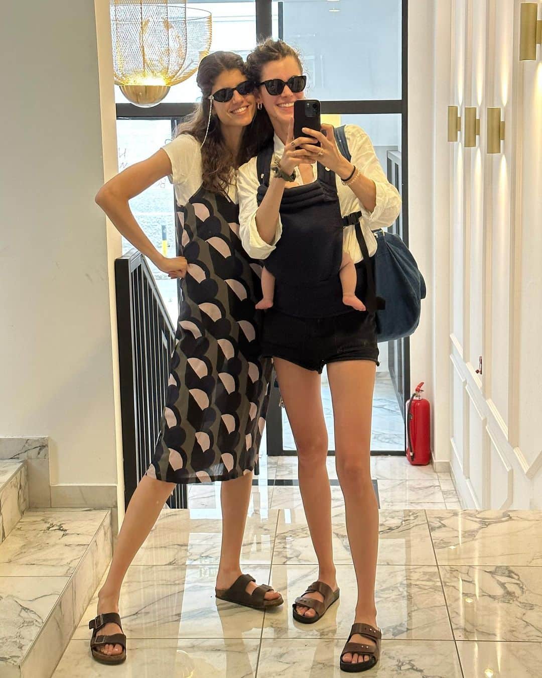 ポーリーヌ・オアロのインスタグラム：「We met when we were still babies, 11 years ago (already!).  We could barely speak english, communication was at its minimum but years after years we got better ;)  We grew up in New York in an intense fashion world, we lived together, traveled a lot and never lost sight of each other. In good and bad moments, we were there, always there.  They see us as sisters, but that’s just because we ARE 🥲 We were babies.. and now she just got married to this incredible guy 🥹  Couldn’t be happier for you, you are family @antoninapetkovic @junjior 💕」