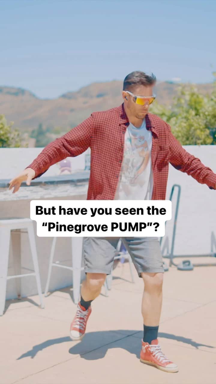 Chadd Smithのインスタグラム：「You’ve seen the “Pinegrove shuffle” but now meet the “Pinegrove Pump”🦾🤡🤘🏼🤖 The original song has a beat that reminded me of pistol grip pump by Vol 10 so I created this abomination 👹」