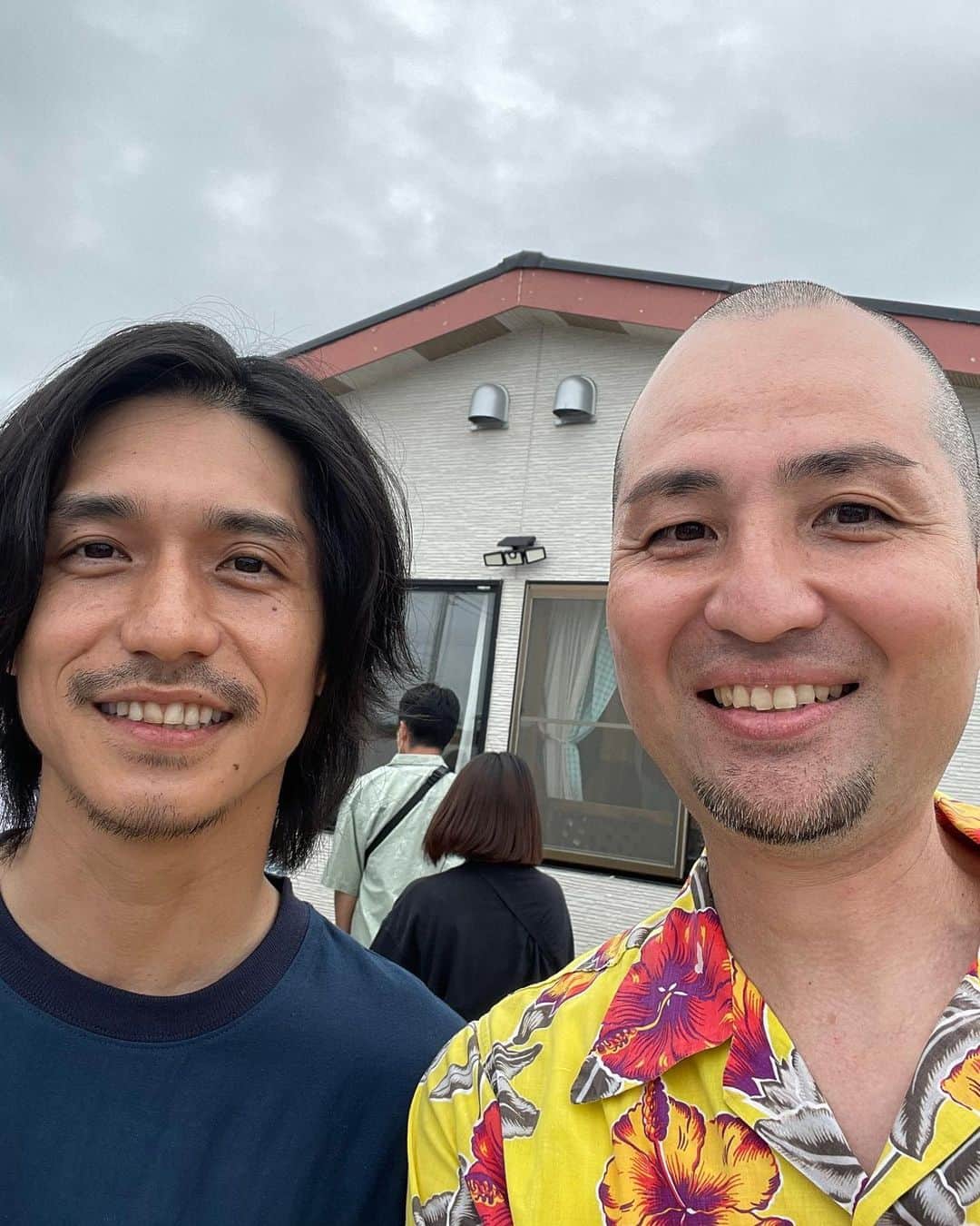 のインスタグラム：「友人から「お前、Netflixの『離婚しようよ』に出ているって言ってたけど、見つけられないんだけど。」と、連絡があったのですが、ちゃんと出てます。 見つけられた方はご一報を。笑 #離婚しようよ #netflix #錦戸亮」