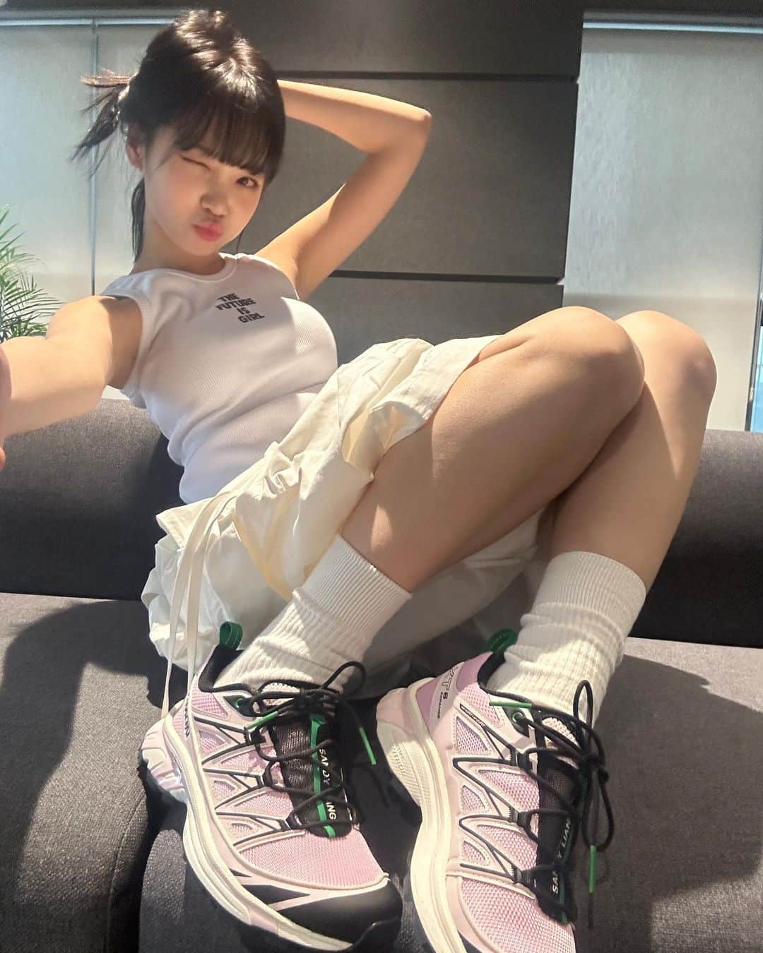 キム・チェウォンのインスタグラム：「it girl energy 🍭😙」