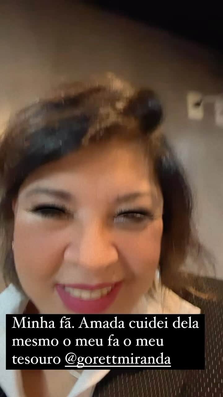 Roberta Mirandaのインスタグラム：「Cuidei dela na surdina… sem alarde !! Consegui hospital e médicos ela tá viva pra contar quem é o artista dela !!! @gorettmiranda  em nome de todos os fãs te amo」