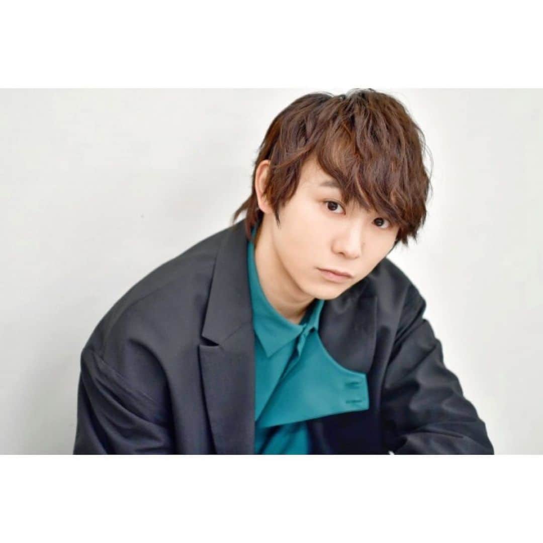 須賀健太のインスタグラム：「"劇団「ハイキュー‼︎」旗揚げ公演" 続々と取材して頂いた記事が公開されていっています！！ 打ち合わせなども活発になってきて、 ワクワクとドキドキが100%ずつって感じの精神状態です！😳  キャスト、日程や会場の発表が無い中でソワソワさせてしまっている皆様も多いと思いますが… もうしばらくお待ち頂けたら嬉しいです！  #ハイキュー #劇キュー」