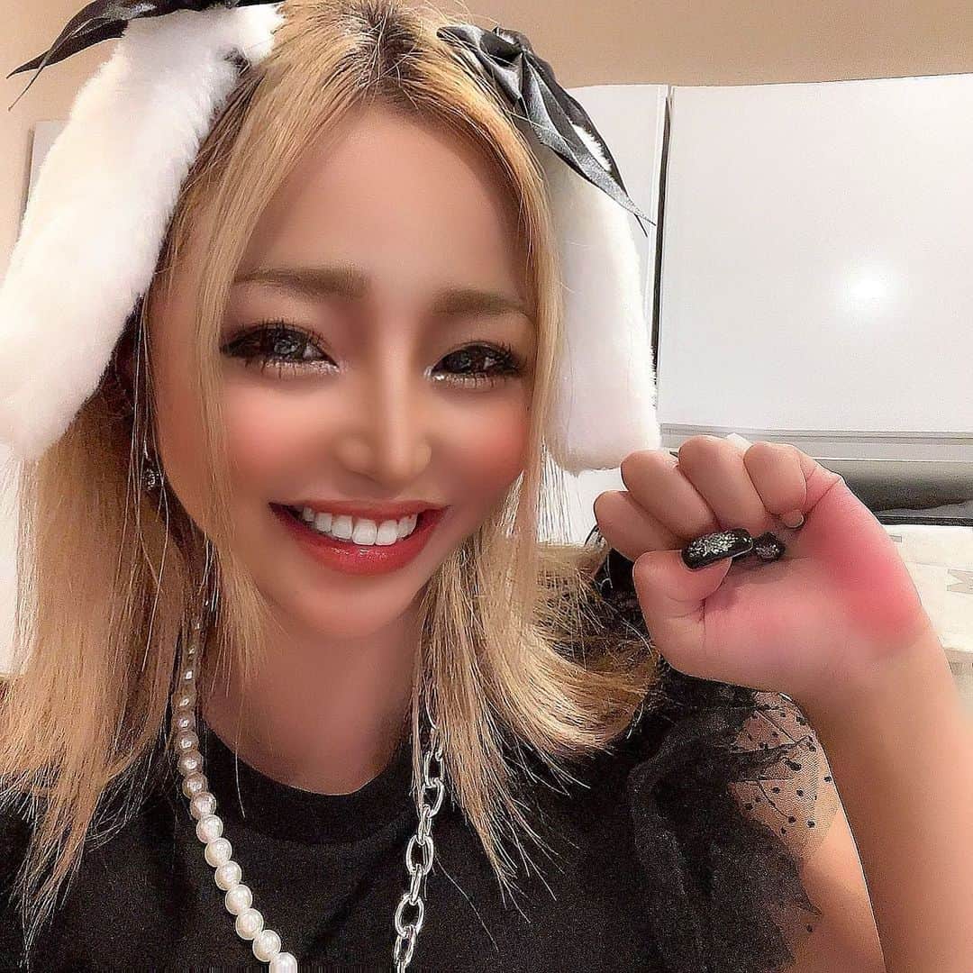 MII MAMAのインスタグラム：「. . . すぬーぴーになれる耳みーつけた🐶 . #いつつけんねん w ------------------------------------------ 🔎White Style mi mama 良かったらチャンネル登録お願いします🙇🏽‍♀️ #YouTube#ユーチューバー#主婦ユーチューバー#MIIMAMA#チャンネル登録お願いします#2児ママ#年子ママ#ギャルママ#ぎゃるまま#アラサーママ#アラサー#30代#30代ママ#ホワイトインテリア#モノトーンインテリア#シンプルな暮らし#収納#ホワイト収納#イチナナ#イチナナライバー#専属ライバー#主婦ライバー#17LIVE#主婦YouTuber#ママYouTuber#ママライバー#幼稚園ママ#小学生ママ」