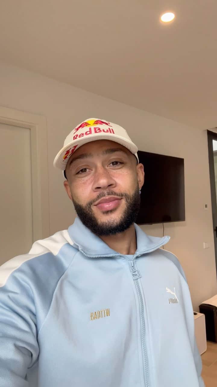 メンフィス・デパイのインスタグラム：「Thrilled to announce that Red Bull Four 2 Score wil hit Rotterdam on June 9th 🏆⚽ Get ready for some mind-blowing 4 vs 4 💥 #RedBullFour2Score」