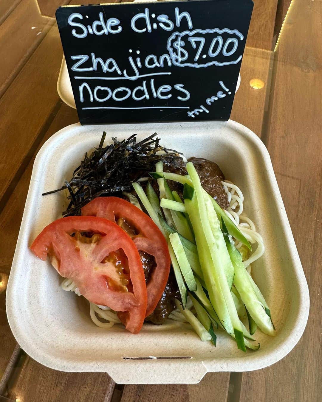 Peace Cafeのインスタグラム：「Special 1 zhajiangmian (Chinese dish of noodles)  Please enjoy the cold noodles well mixed with Chef Shota's exquisite sauce😋  #vegan#hawaii#plantbase#alohafriday」