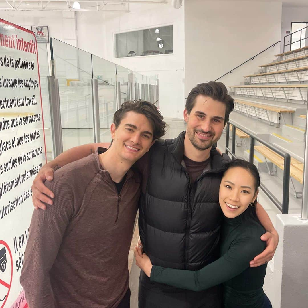 小松原美里のインスタグラム：「980  ᴅᴀʏs ᴛᴏ ᴍɪʟᴀɴᴏ ☼  3weeks with @zachtdonohue passed so fast!  Pure joy of being on the edge Pure joy of skating for each other Challenge for inviting myself to be a liberated skater Challenge of being physically simple and pure by liberated skates 😂 Freedom made by the conversation of body & rotation control   Thank you for your time being coach And sharing your knowledge.🌷 I’ll explore my uncomfortable skating zone and mistake, so I’ll be stronger!  #チームココ」