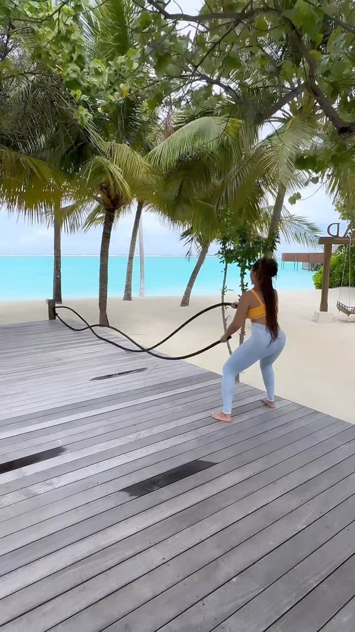 ジョーディン・ウッズのインスタグラム：「still locked in😊 just a little something to get my body moving on vacation 🌴 @frst.place」